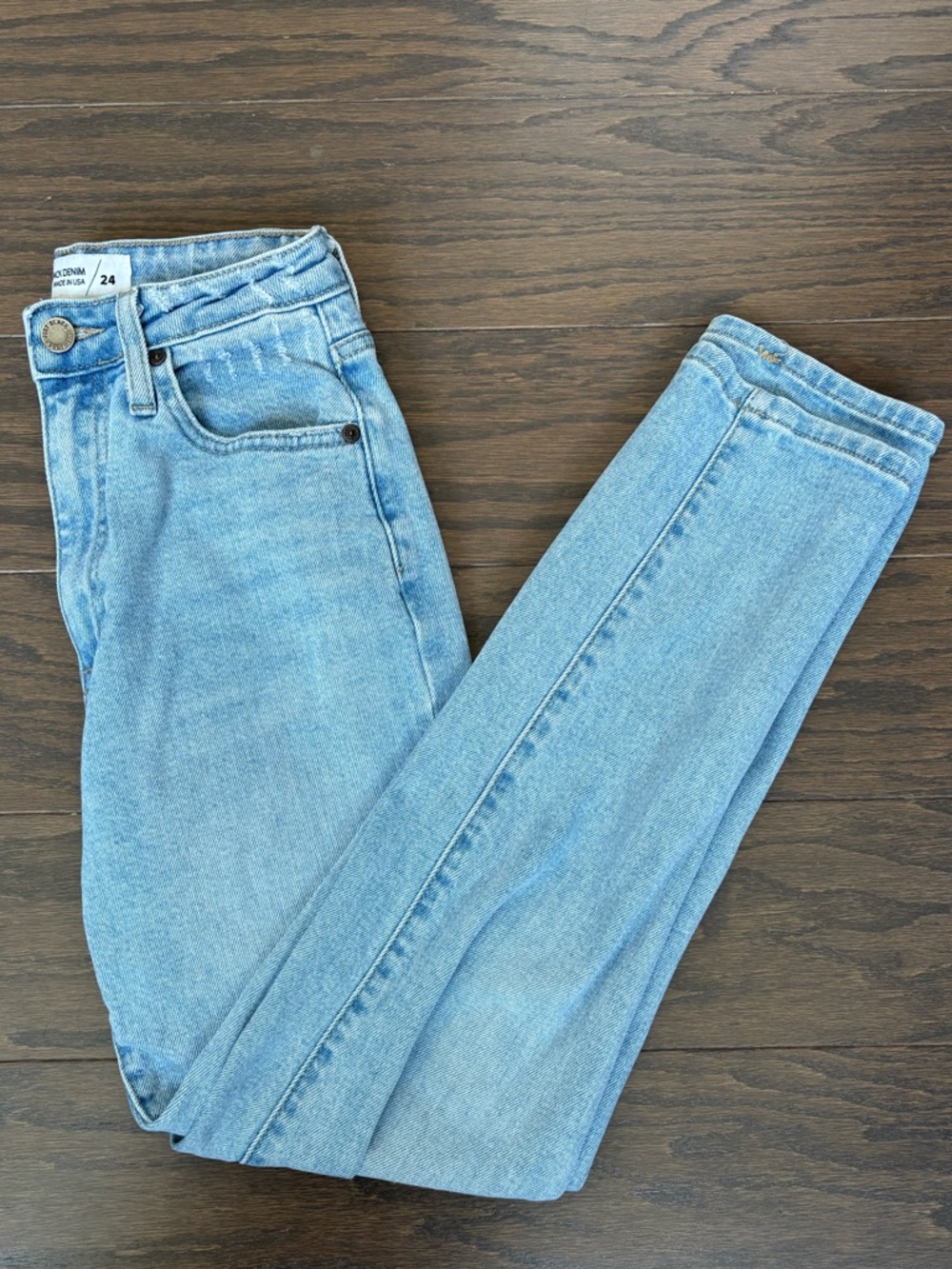 Just Black Light Wash Perfect Mom Jean
